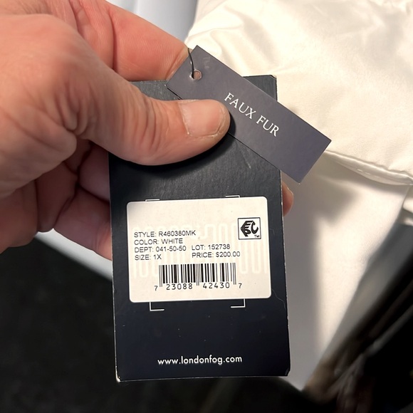 NWT ☃️ LONDON FOG BELTED WHITE FAUX FUR TRIM HOODED PUFFER COAT Womens 1X or 16W - Picture 10 of 12